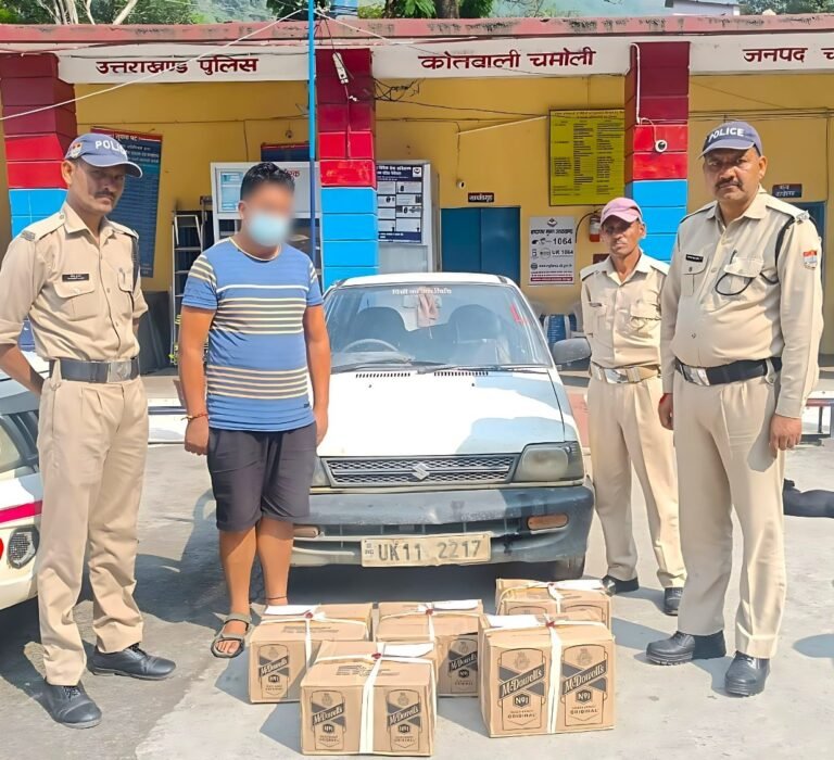 चमोली पुलिस ने तस्करों के मंसूबों को किया नाकाम लगातार छापे मारी।