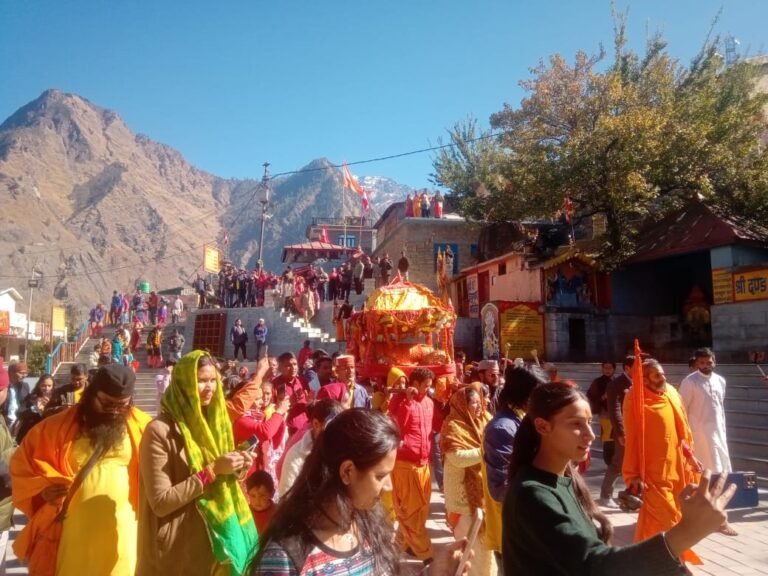 आदिगुरु शंकराचार्य की गद्दी श्री नृसिंह मंदिर जोशीमठ पहुंची।