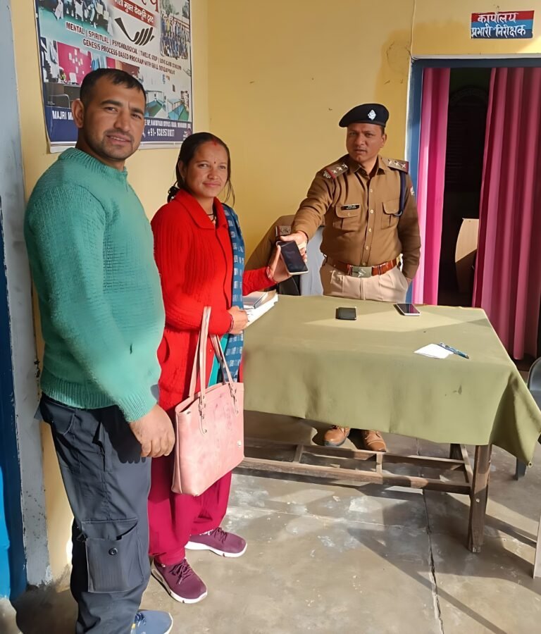 चमोली पुलिस ने दिया ईमानदारी का परिचय