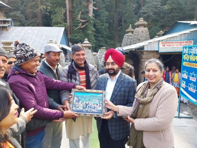 मुख्य सचिव  डा0 एस0एस0 संधू  पहुंचे जागेश्वर धाम, किये मास्टर प्लान के कार्यों की समीक्षा