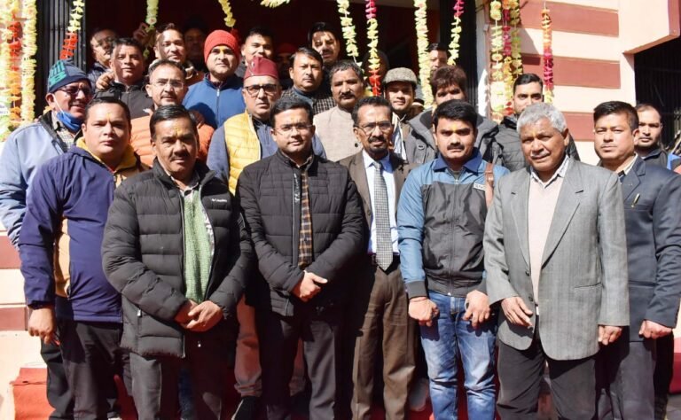 जिलाधिकारी ने किया चमोली जिला सूचना कार्यालय भवन का उद्घाटन