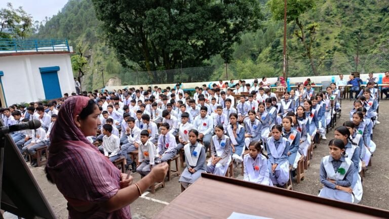 लोक चेतना मंच एवं माउंटेन हब ने लैंगिक समानता पर जन जागरूकता अभियान चलाया 