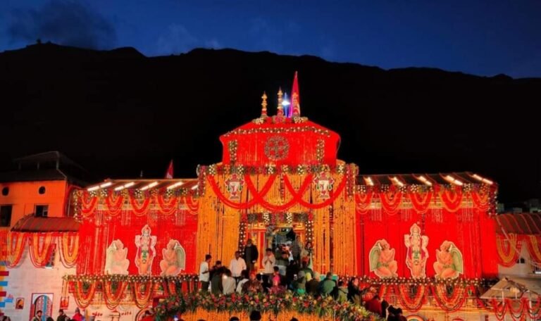 श्री बद्रीनाथ धाम में अब तक 11 लाख श्रद्धालु कर चुके दर्शन
