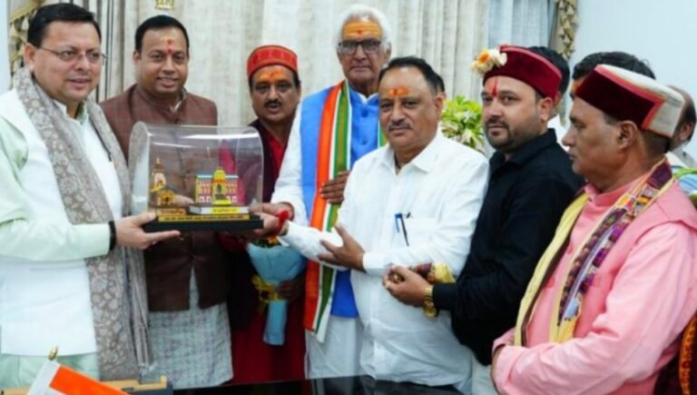 मुख्यमंत्री पुष्कर धामी से बद्री-केदार मंदिर समिति के सदस्यों ने की मुलाकात
