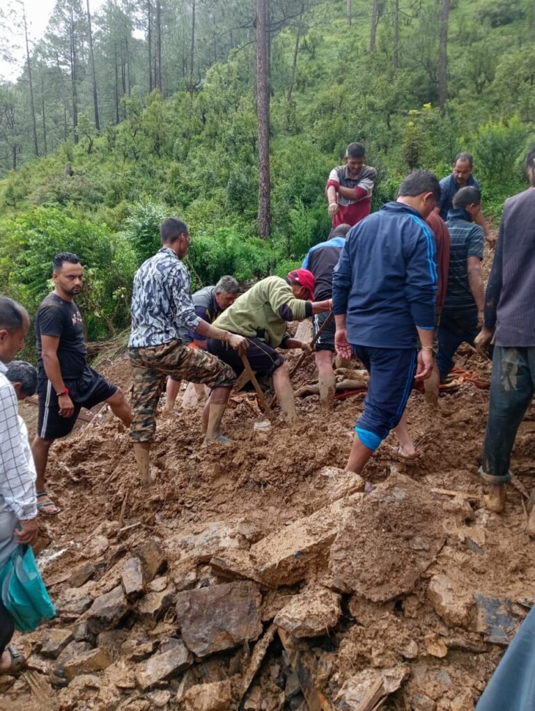 चमोली के मोपाटा में अतिवृष्टि से नुकसान,2 लोग लापता,खोज बीन लगातार जारी