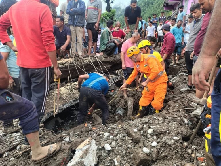 नंदानगर के कुन्तरी में फटा बादल, 10 लोग लापता,राहत बचाव कार्य जारी