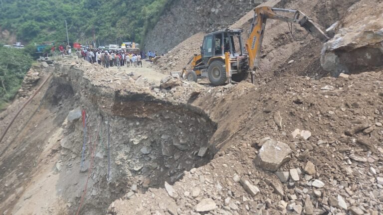 फरासू भूस्खलन जोन : समय रहते अस्थायी ट्रीटमेंट होता तो राष्ट्रीय राजमार्ग नहीं होता वॉशआउट