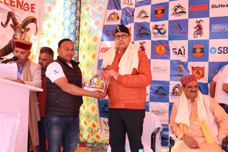 माणा पास बद्रीनाथ में देश की सबसे ऊंचाई वाली सड़क पर शुरु हुई एमटीबी चैलेंज प्रतियोगिता
