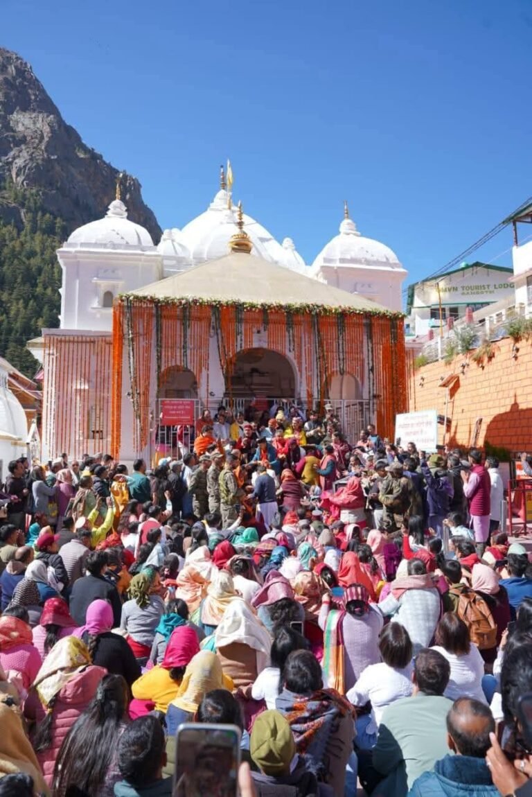 शीतकाल के लिए बंद हुए गंगोत्री धाम के कपाट, शीतकाल में मुखवा गांव में होगी माँ गंगा की पूजा अर्चना