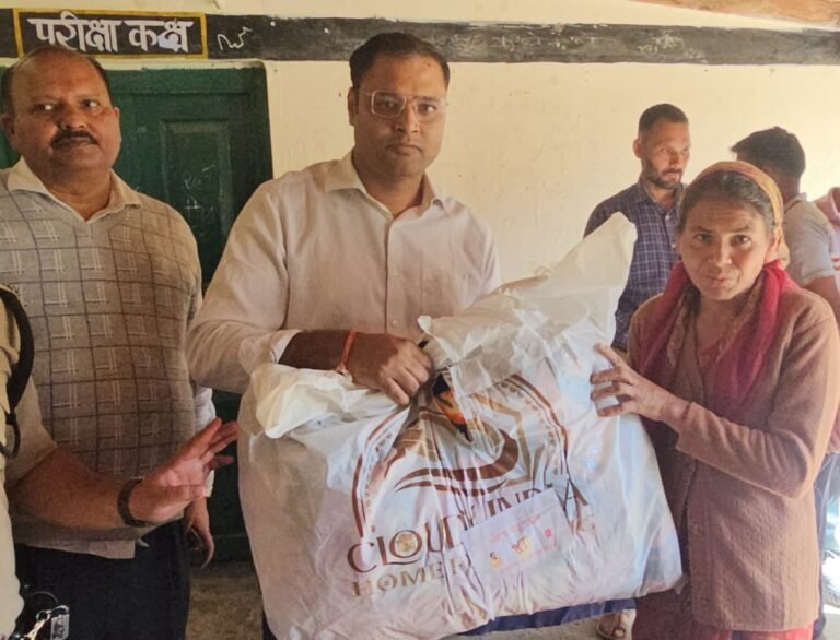 दीपावली के मौके पर जिलाधिकारी  नंदानगर के आपदा प्रभावित गांवों का किया स्थलीय निरीक्षण, जाना हालचाल
