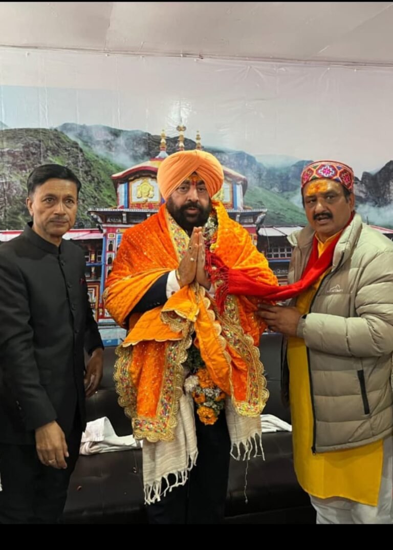 राज्यपाल पहुंचे बदरीनाथ धाम, पूजा अर्चना कर राज्य और देश की सुख समृद्धि की कामना 