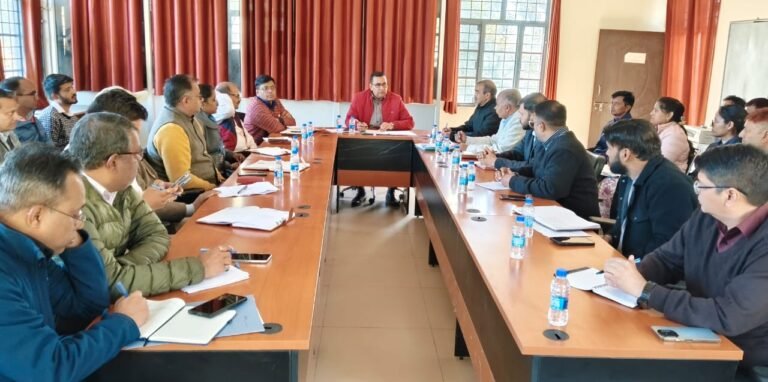 सीडीओ की अध्यक्षता में निबंधक, सहकारी समितियों की बैठक आपदा प्रबंधन सभागार में आयोजित