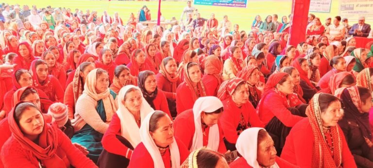 थराली ब्लॉक के सोल डुंग्री के शिव मंदिर प्रांगण में वृहद बहुदेशीय शिविर का आयोजन