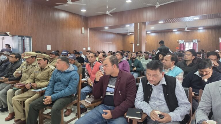 चमोली के ब्लॉक सभागार में तहसील दिवस आयोजित, 64 शिकायत दर्ज, 25 शिकायतों का मौके पर निस्तारण