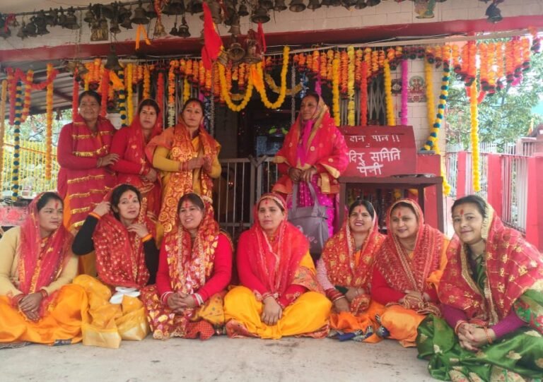 पैनखंडा में बसंत नवरात्रि का आगाज़, भजन-कीर्तन से गूंजा मां गढ़ी भवानी का दरबार