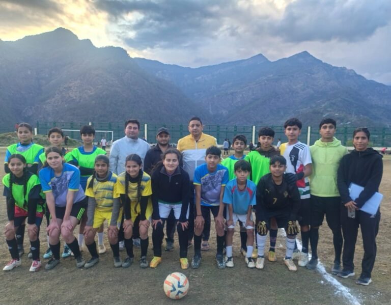 गोपेश्वर: ‘जन-जन की सरकार’ कार्यक्रम के दूसरे दिन सांस्कृतिक प्रस्तुतियों और खेलों की धूम