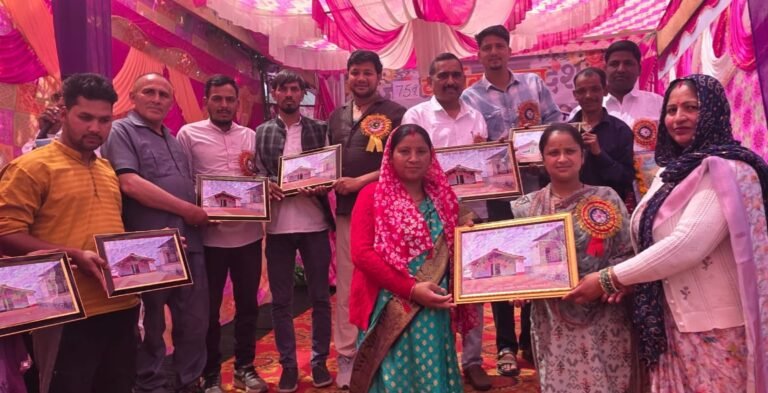 राजकीय प्राथमिक विद्यालय सैंजी में धूमधाम से मनाया गया वार्षिकोत्सव