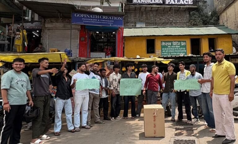 सनातन पर अभद्र टिप्पणी के खिलाफ भड़का युवा मोर्चा, उदयनिधि स्टालिन का पुतला फूंका
