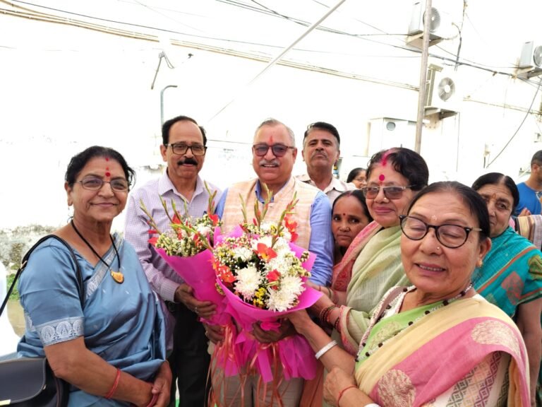 मोहन सिंह खत्री के बाल कल्याण परिषद के उपाध्यक्ष मनोनीत होने पर आन्दोलनकारियों में हर्ष, किया भव्य स्वागत