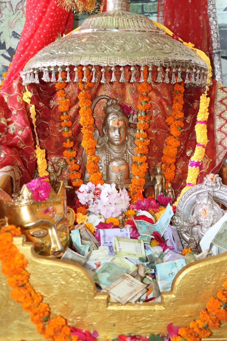 गोपीनाथ मंदिर से कैलाश के लिए रवाना हुई भगवान रुद्रनाथ की डोली,कल खुलेंगे कपाट