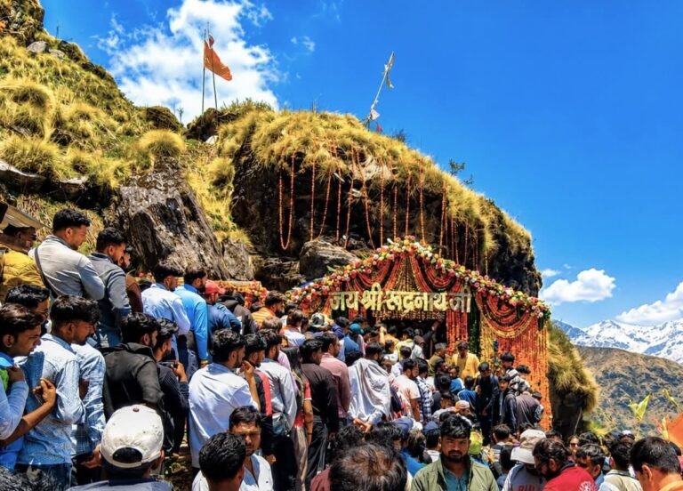 रुद्रनाथ  मंदिर के कपाट श्रद्धालुओं के लिए खुले