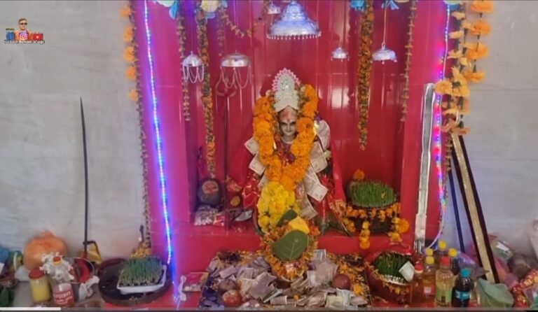 जैसाल के ग्रामीणों में गहरा आक्रोश; आस्था के केंद्र में हुई चोरी से आहत हैं लोग, जल्द खुलासे की मांग