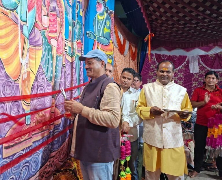 पोखरी ब्लॉक के ग्राम सभा गिरसा में रामलीला आयोजन में शामिल हुए पूर्व मंत्री राजेंद्र भंडारी