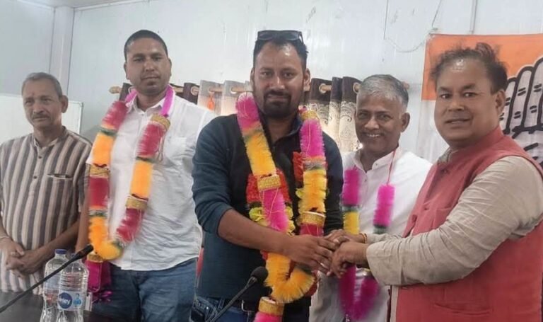 ज्योतिर्मठ में कांग्रेस की संगठनात्मक बैठक संपन्न, बड़ी संख्या में लोगों ने थामा पार्टी का दामन