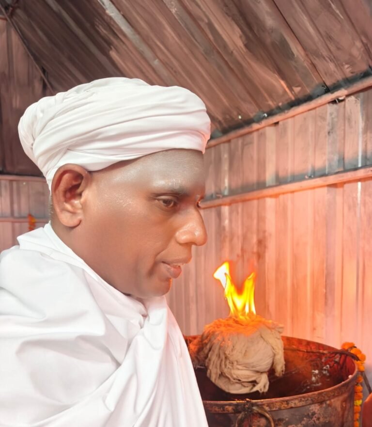 छोटी काशी शिव मंदिर में 251 किलो घी का विशेष दीप प्रज्वलित