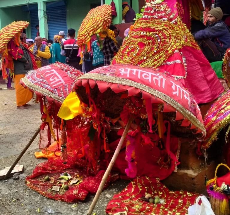 कनोल में उमड़ा आस्था का सैलाब, देव डोलियों और छंतोलियों से नंदामय हुआ अंतिम गांव
