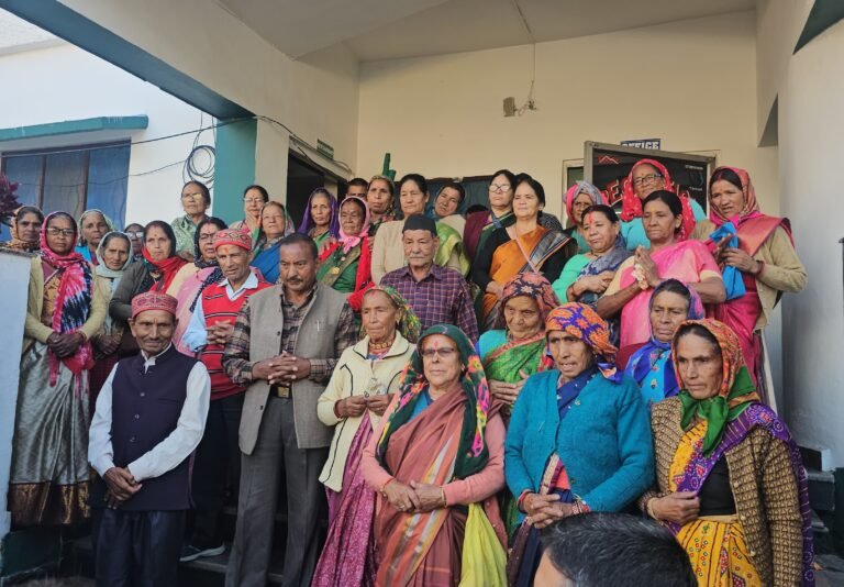 दीन दयाल मातृ-पितृ योजना से वरिष्ठ नागरिकों को मिला सहारा, चमोली से 34 बुजुर्गों का पहला दल गंगोत्री रवाना