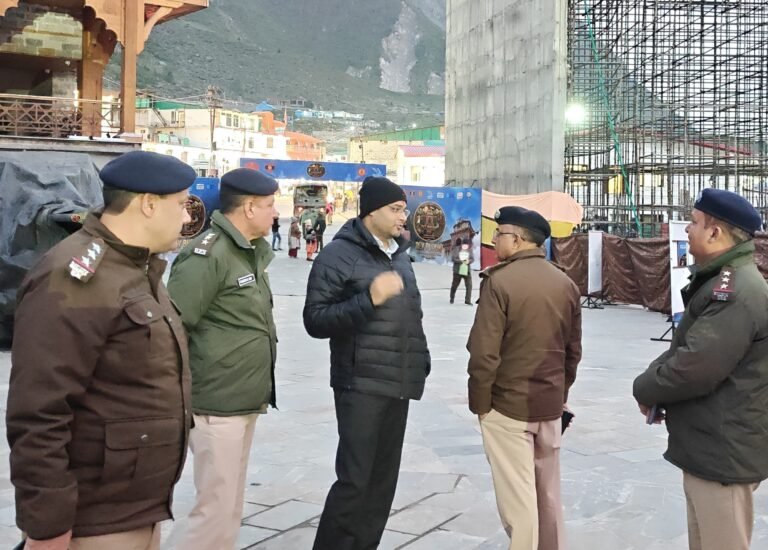 सीएम धामी के बद्रीनाथ दौरे से पहले डीएम ने परखी व्यवस्थाएं