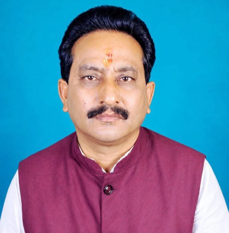 भाजपा टिकट की संभावित दावेदारी के संकेत, रघुवीर बिष्ट ने जनता से मांगी राय 