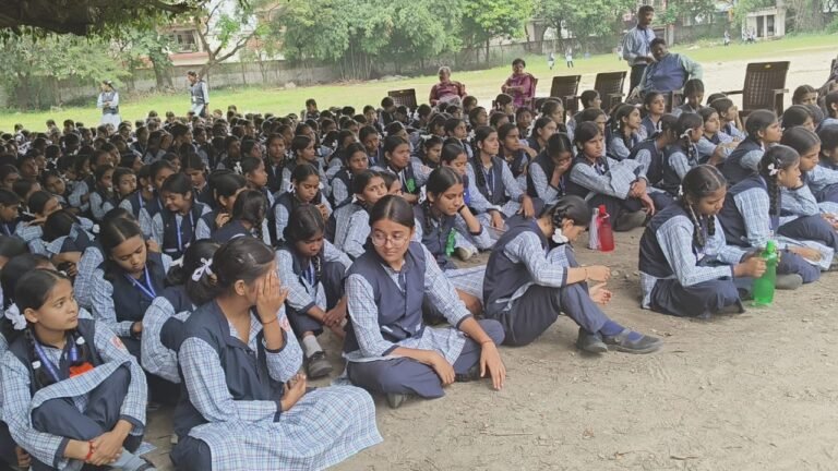 सेलाकुई में 850 से अधिक छात्र-छात्राओं ने लिया नशे से दूर रहने का संकल्प