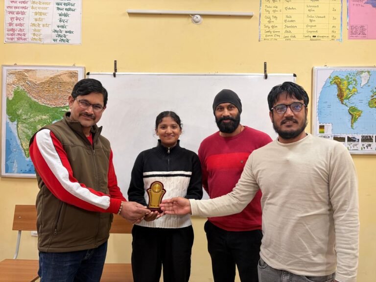 समसामयिक चुनौतियों पर छात्राओं ने रखे बेबाक विचार, भाषण प्रतियोगिता में वैशाली ने मारी बाजी