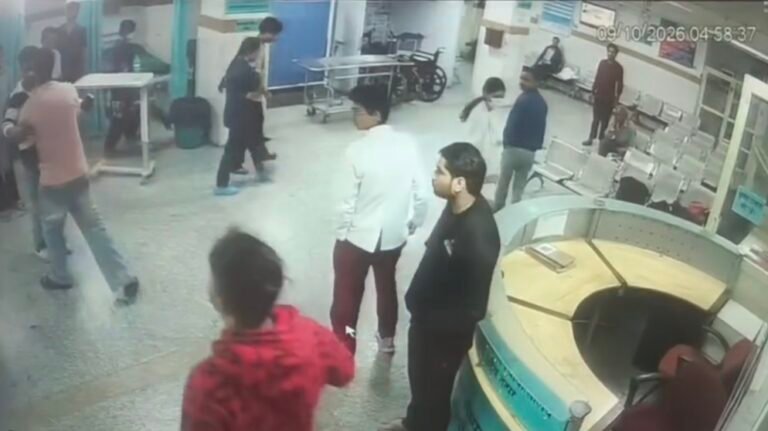 दून अस्पताल की इमरजेंसी में चापड़ लेकर घुसे दो लोग, सुरक्षा व्यवस्था पर उठे सवाल